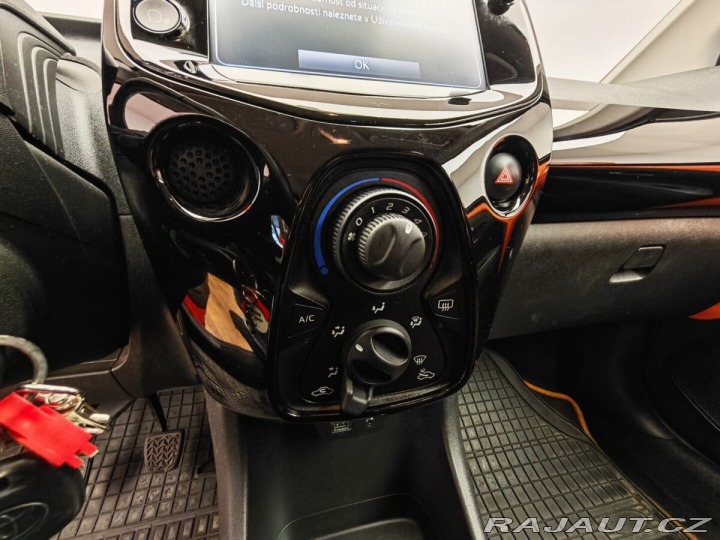 Toyota Aygo X-Play , manual 2020