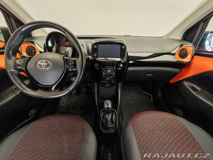 Toyota Aygo X-Play , manual 2020