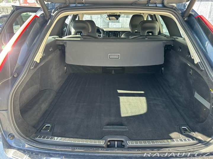 Volvo V90 2.0D, 140KW, CROSSCOUNTRY 2017