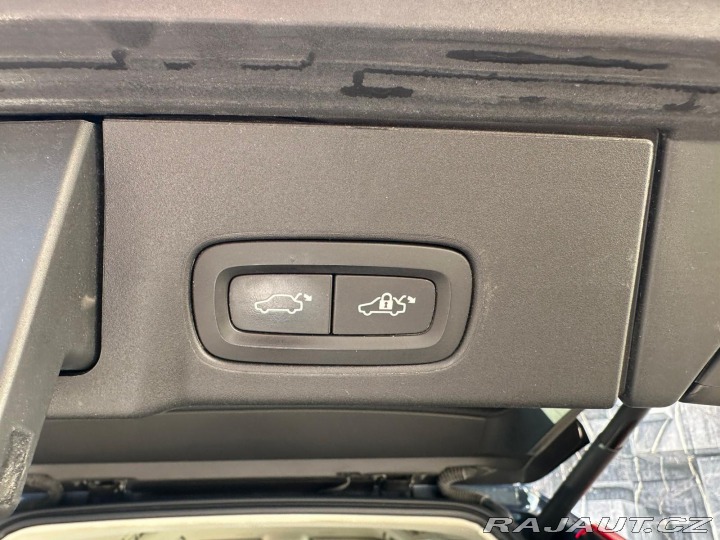 Volvo V90 2.0D, 140KW, CROSSCOUNTRY 2017