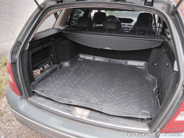 Mercedes-Benz Ostatní modely w 204 2011