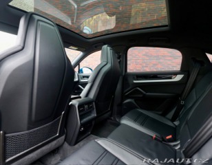 Porsche Cayenne Coupe 3.0 V6 E-Hybrid Sp 2024