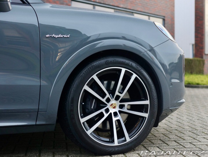 Porsche Cayenne 3.0 V6 E-Hybrid 470PS | 2025