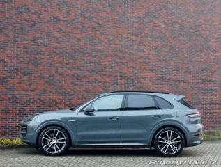 Porsche Cayenne 3.0 V6 E-Hybrid 470PS | 2025