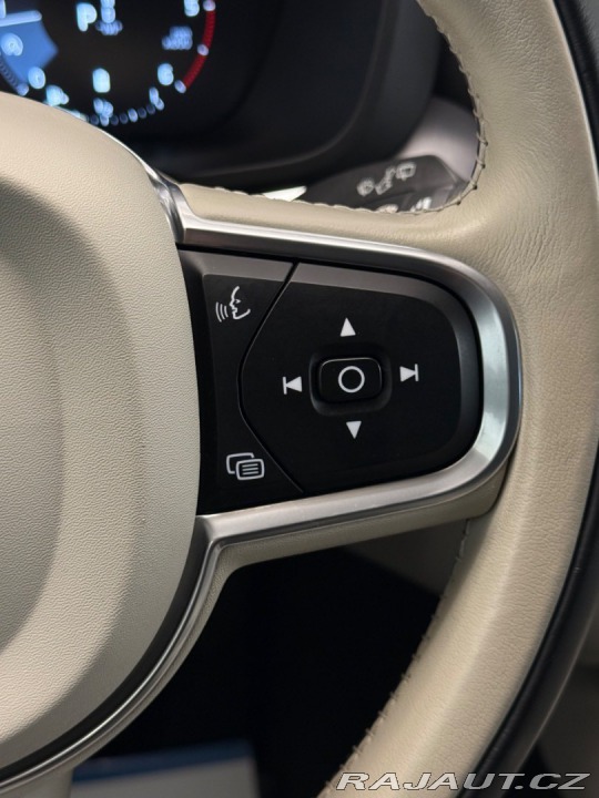 Volvo XC60 AWD Momentum Pro / Servi 2020