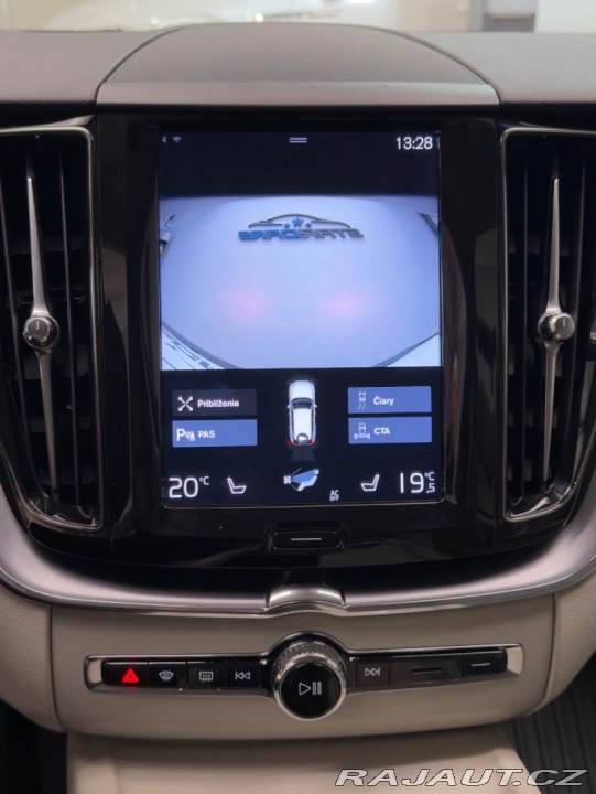 Volvo XC60 B4 Momentum Pro AWD A/T 2020