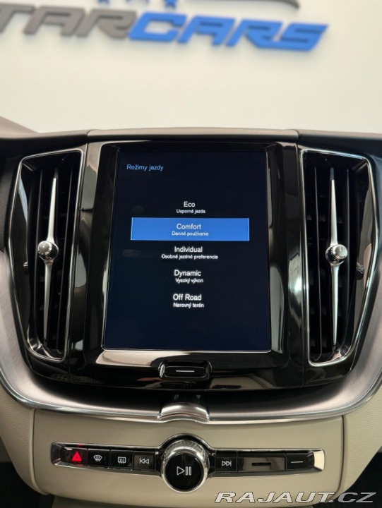 Volvo XC60 B4 Momentum Pro AWD A/T 2020