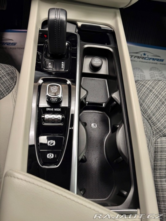 Volvo XC60 AWD Momentum Pro / Servi 2020