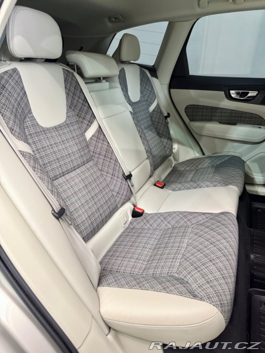 Volvo XC60 AWD Momentum Pro / Servi 2020