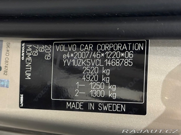 Volvo XC60 B4 Momentum Pro AWD A/T 2020