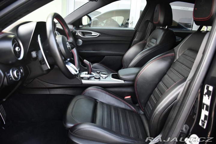 Alfa Romeo Giulia 2.0T16V206kWREZERVACE 2023