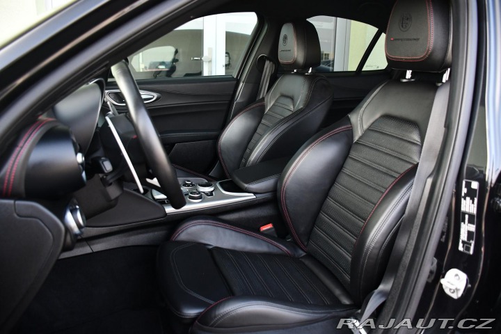 Alfa Romeo Giulia 2.0T16V206kWREZERVACE 2023