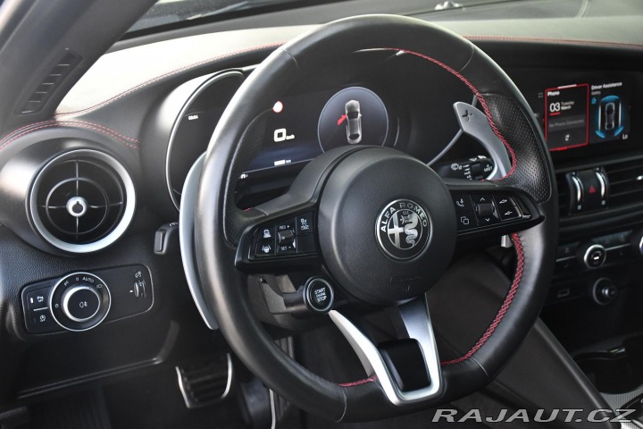Alfa Romeo Giulia 2.0T16V206kWREZERVACE 2023