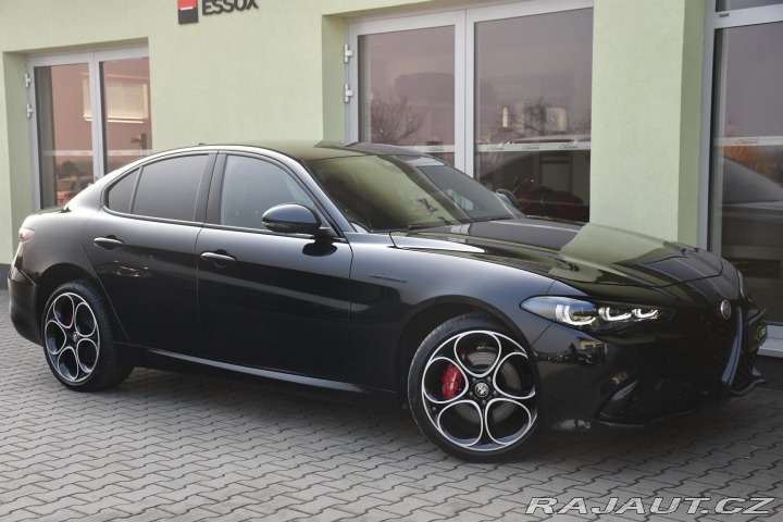 Alfa Romeo Giulia 2.0T16V206kWREZERVACE 2023
