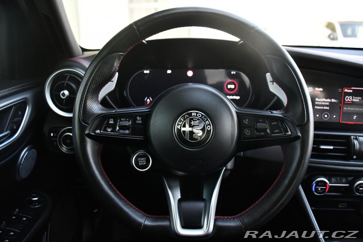 Alfa Romeo Giulia 2.0T16V206kWREZERVACE 2023