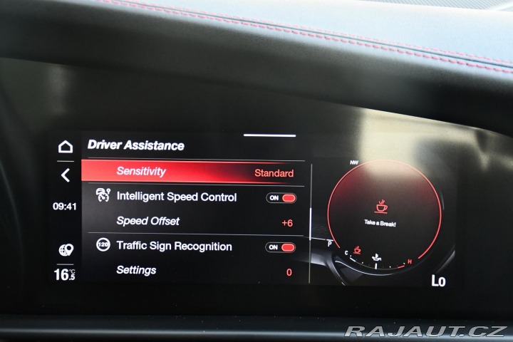 Alfa Romeo Giulia 2.0T16V206kWREZERVACE 2023
