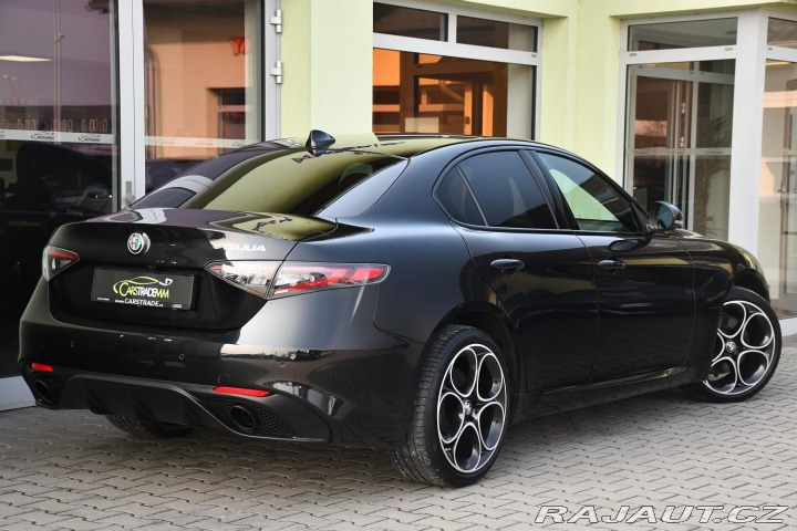Alfa Romeo Giulia 2.0T16V206kWREZERVACE 2023