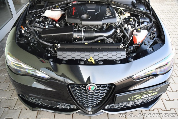 Alfa Romeo Giulia 2.0T16V206kWREZERVACE 2023