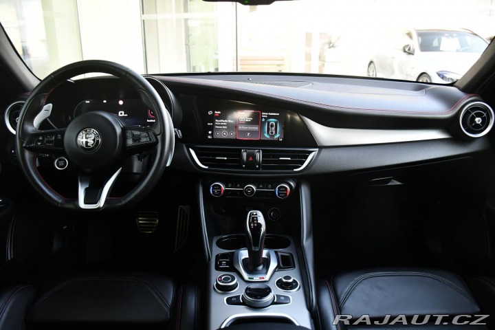 Alfa Romeo Giulia 2.0T16V206kWREZERVACE 2023