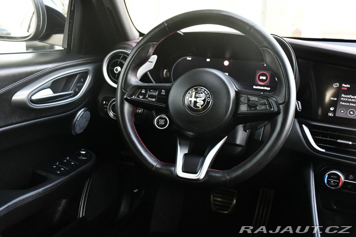Alfa Romeo Giulia 2.0T16V206kWREZERVACE 2023
