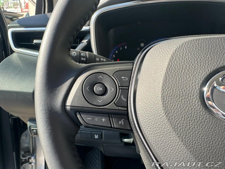 Toyota Corolla 1.5VVTi,92KW,VYHŘ.SEDADLA 2023