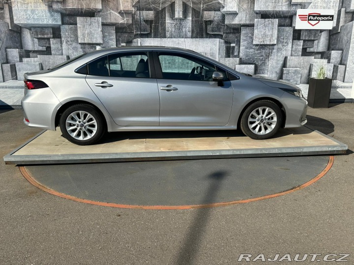 Toyota Corolla 1.5VVTi,92KW,VYHŘ.SEDADLA 2023