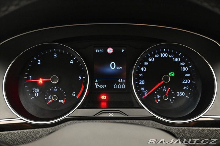 Volkswagen Passat 2,0 TDI 110 kW DSG Busine 2022