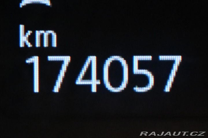 Volkswagen Passat 2,0 TDI 110 kW DSG Busine 2022