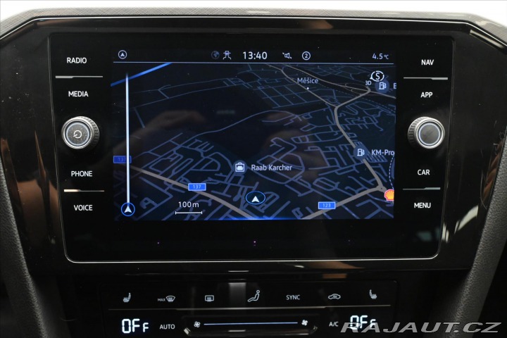 Volkswagen Passat 2,0 TDI 110 kW DSG Busine 2022