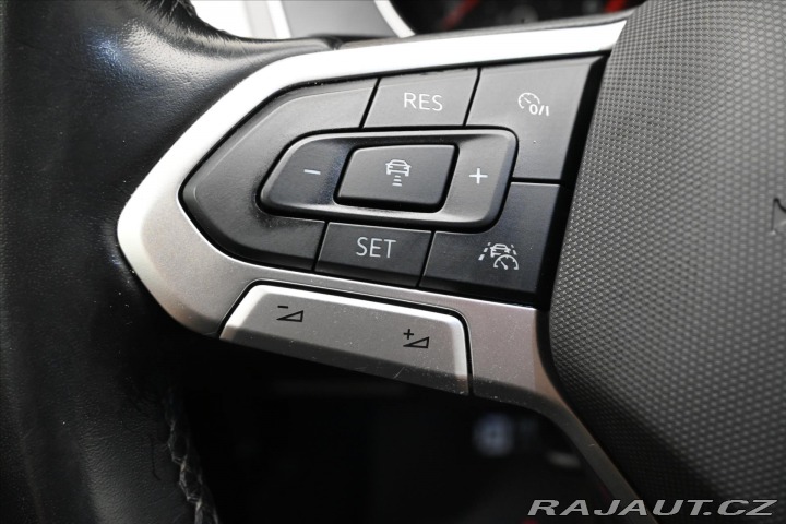 Volkswagen Passat 2,0 TDI 110 kW DSG Busine 2022