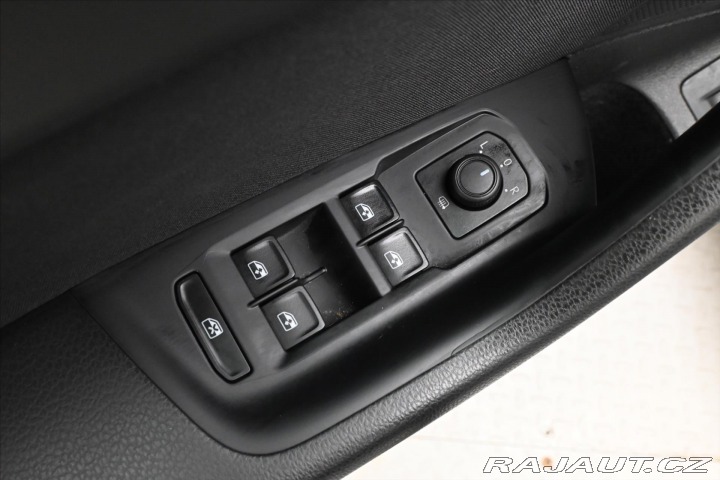 Volkswagen Passat 2,0 TDI 110 kW DSG Busine 2022