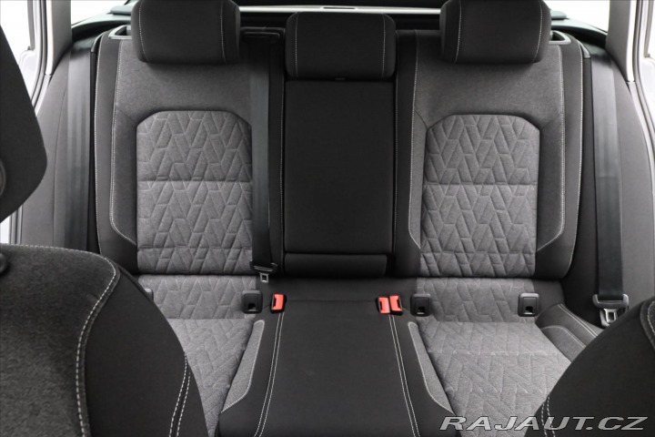 Volkswagen Passat 2,0 TDI 110 kW DSG Busine 2022