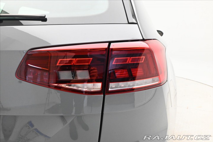 Volkswagen Passat 2,0 TDI 110 kW DSG Busine 2022
