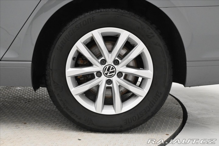 Volkswagen Passat 2,0 TDI 110 kW DSG Busine 2022