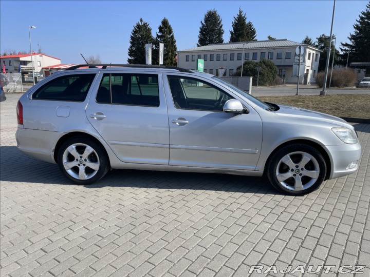 Škoda Octavia 2,0 TDi 103kw GPS CFH chy 2011