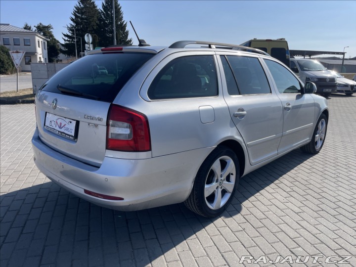 Škoda Octavia 2,0 TDi 103kw GPS CFH chy 2011