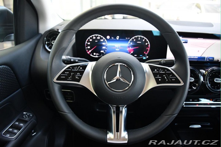 Mercedes-Benz B 200 LED CARPLAY ZÁRUKA ČR 2024