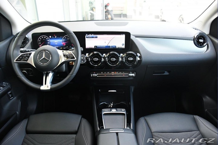 Mercedes-Benz B 200 LED CARPLAY ZÁRUKA ČR 2024