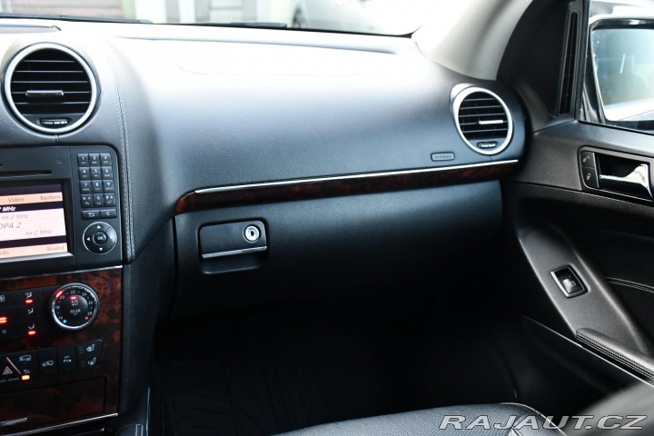 Mercedes-Benz GL 350 BLUETEC 4MATIC REZERV 2010