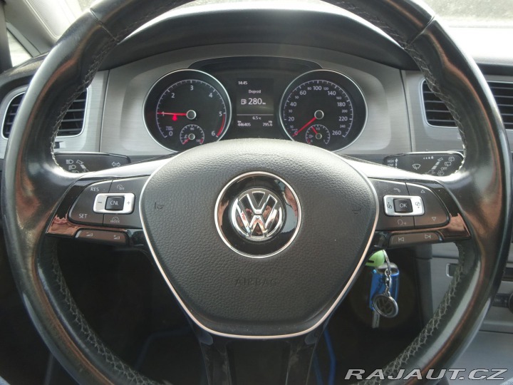 Volkswagen Golf 1.6TDI 81kW VARIANT ČR SE 2016