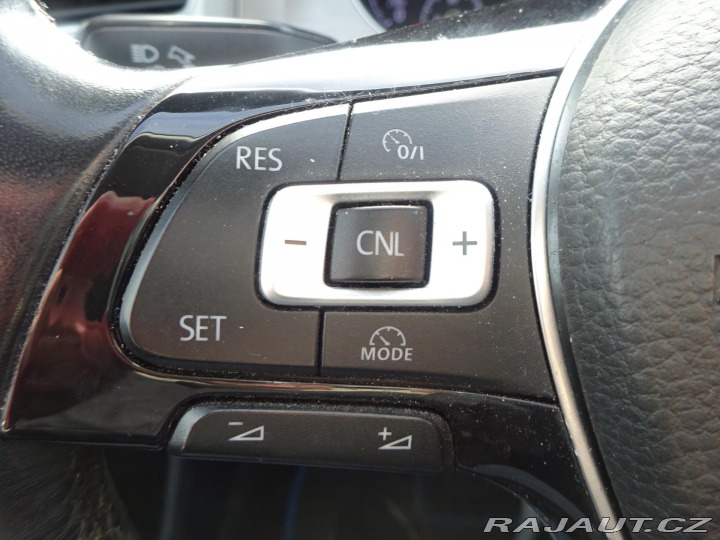 Volkswagen Golf 1.6TDI 81kW VARIANT ČR SE 2016