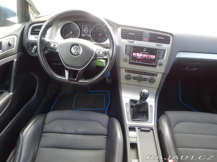 Volkswagen Golf 1.6TDI 81kW VARIANT ČR SE 2016
