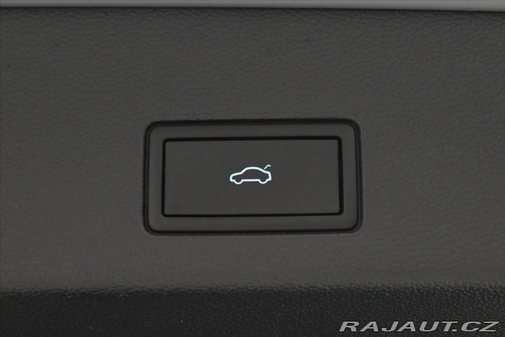 Volkswagen Golf 2,0 TDI 110 kW DSG Life Z 2021