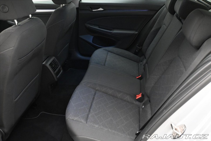 Volkswagen Golf 2,0 TDI 110 kW Life Záruk 2022