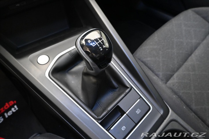 Volkswagen Golf 2,0 TDI 110 kW Life Záruk 2022