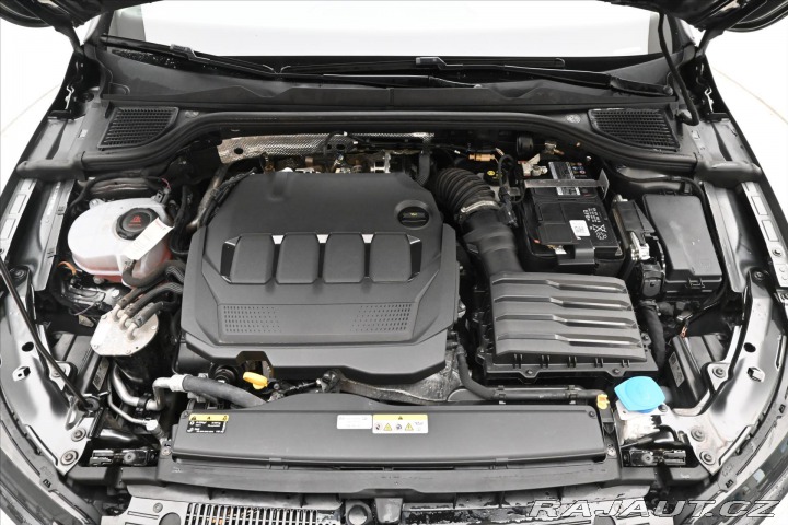 Volkswagen Golf 2,0 TDI 110 kW Life Záruk 2022