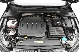 Volkswagen Golf 2,0 TDI 110 kW Life Záruk 2022