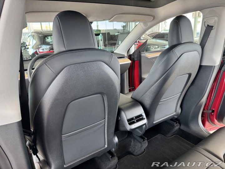 Tesla Ostatní modely  1800