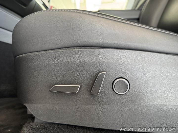 Tesla Ostatní modely Y Long Range 378kW*AWD*Ta 2022