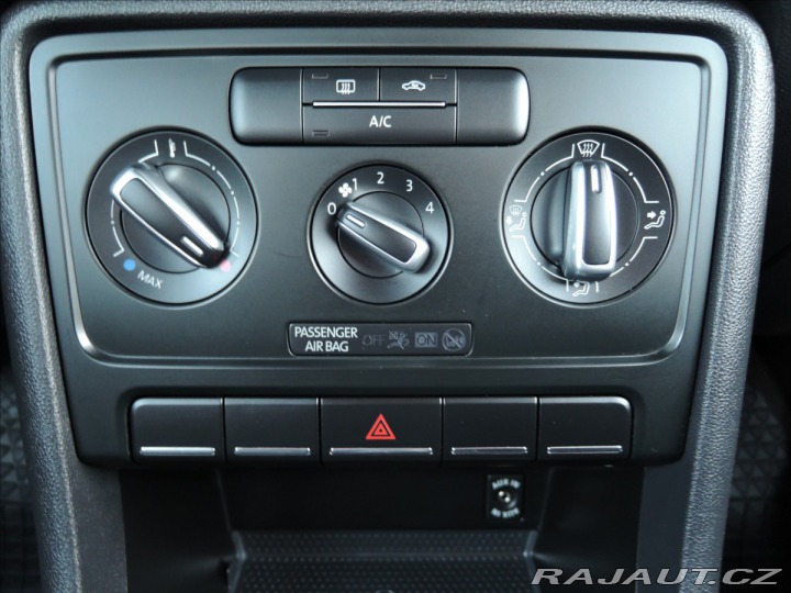 Volkswagen Beetle 1,2 i Servis ČR 112TKM 2012